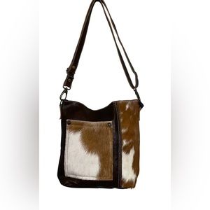 NWT CHLOE & LEX LEATHER HIDE POCKET CROSSBODY